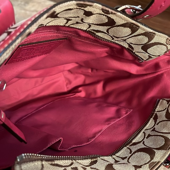 EUC Coach Signature Jacquard Hamptons Shoulder Bag - Picture 3 of 6